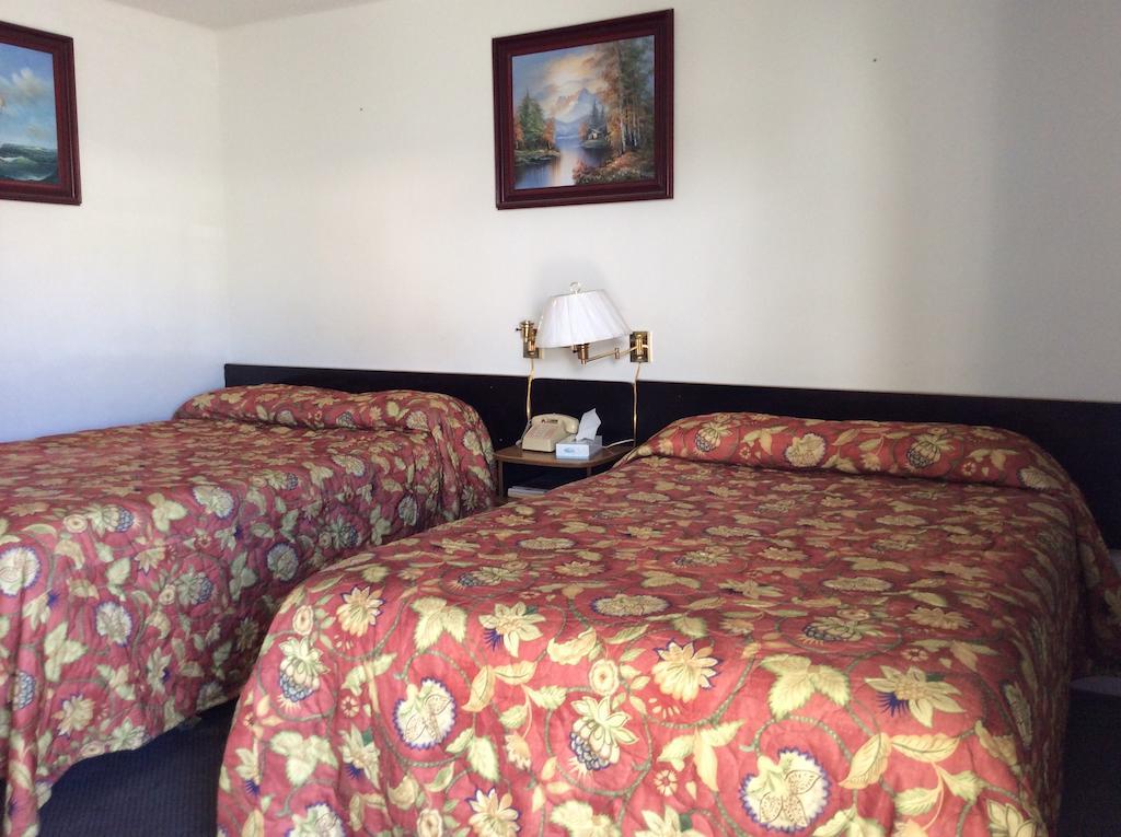Economy Inn Tonopah Room photo